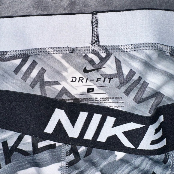 Nike - Essential Micro DRI-FIT Boxer Brief - Gray/Black - Medium - Picture 3 of 4